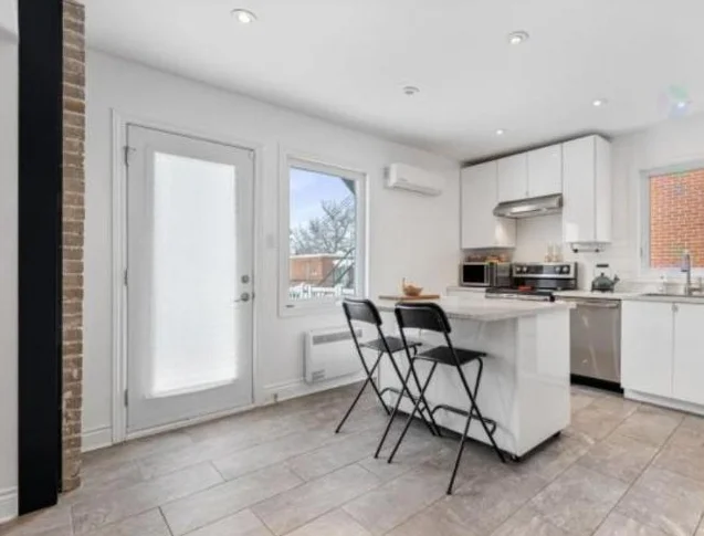 ***URGENT*** 5½ RENOVE AHUNTSIC thumbnail 2