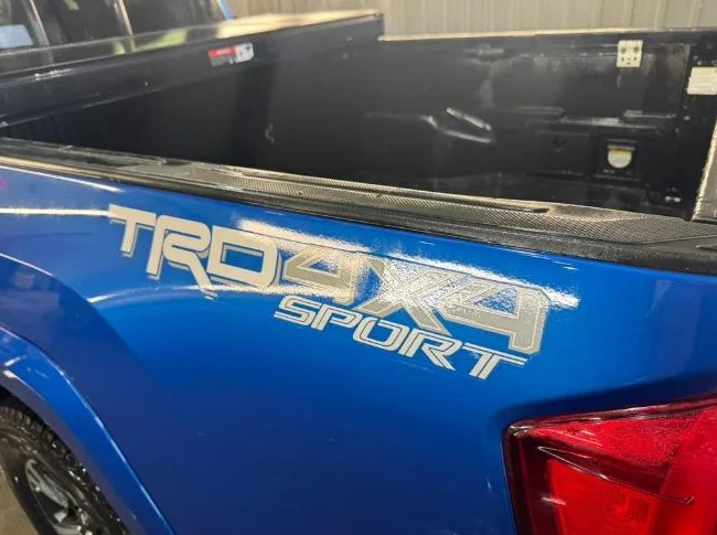 Toyota Tacoma TRD Sport thumbnail 3