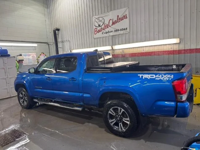 Toyota Tacoma TRD Sport thumbnail 5