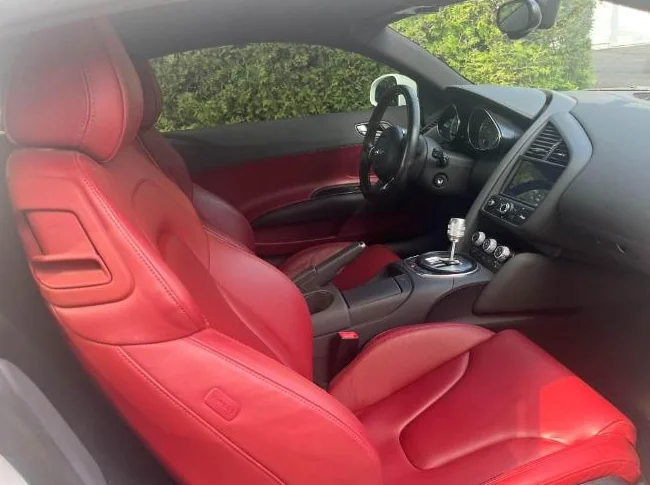 Superbe Audi R8 **MANUELLE** 6-vitesses (gated) 2012 V8 4.2L Coupe thumbnail 8