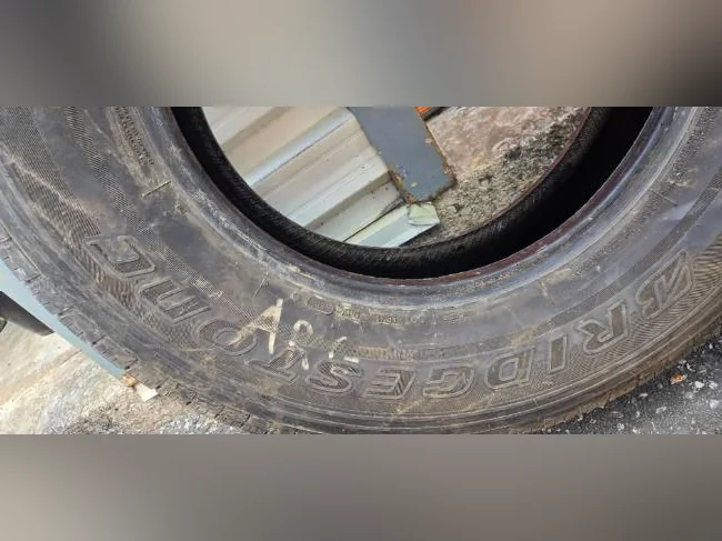 4 pneu Bridgestone 245 75 17  , approximatif 100 a 200km de roulé avec thumbnail 2