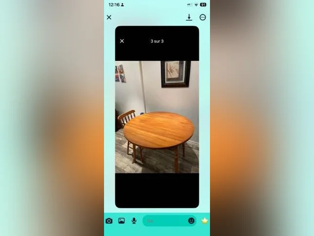 Mobilier de cuisine une table qui est rétractable avec 4 chaise en Érable pur thumbnail 3