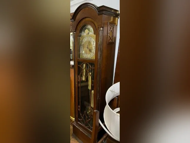 Très ancienne horloge grand Père
