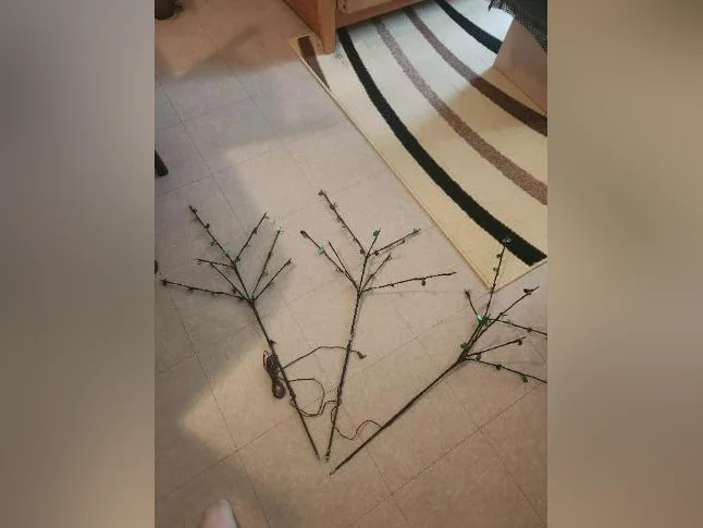 Réparation d'un luminaire et mini-chaine stéréo