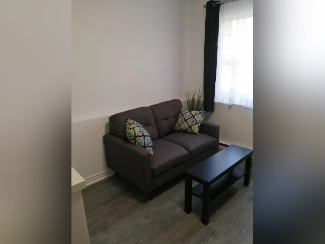 Jolis studios avec chambre fermée à Rosemont, quartier très agréable thumbnail 2
