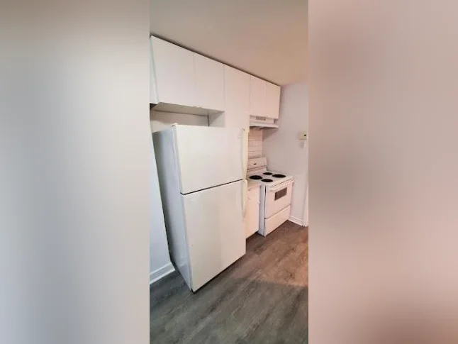 Jolis studios avec chambre fermée à Rosemont, quartier très agréable thumbnail 4