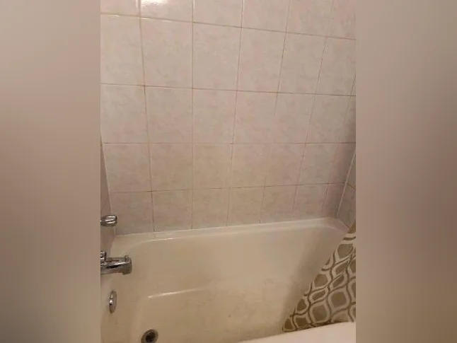 logement à louer 21/2 $l1000et 3 1/2 $  1300 poêle, frigo inclus. chauffage électricité et eau chaude inclus. Pas d'animaux thumbnail 3