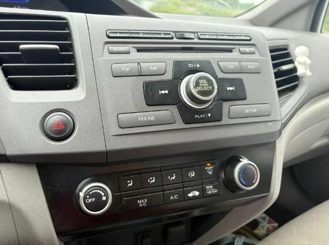 Civic LX 2012 thumbnail 9