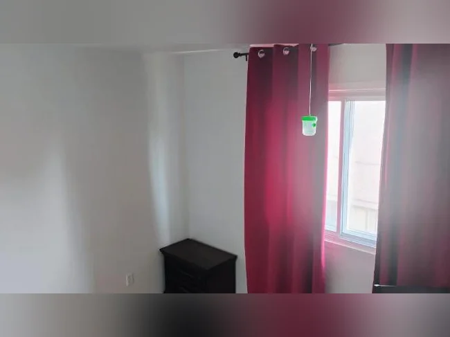 Chambre à louer Montréal-Nord tout inclus 13 pieds par 11 pieds thumbnail 4
