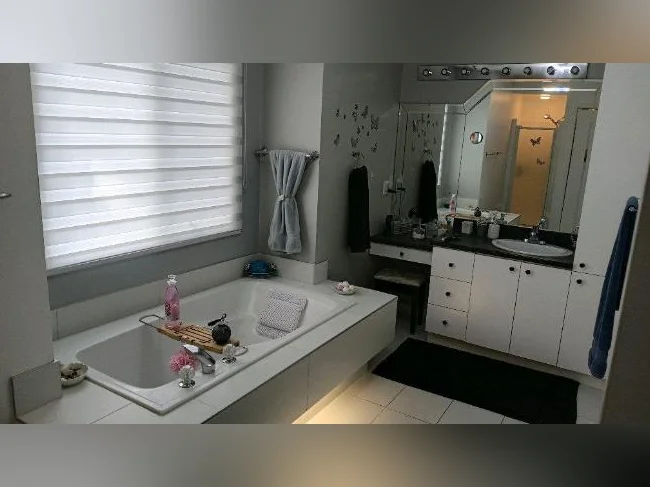 chambre à louer 650 par mois tout compris thumbnail 8