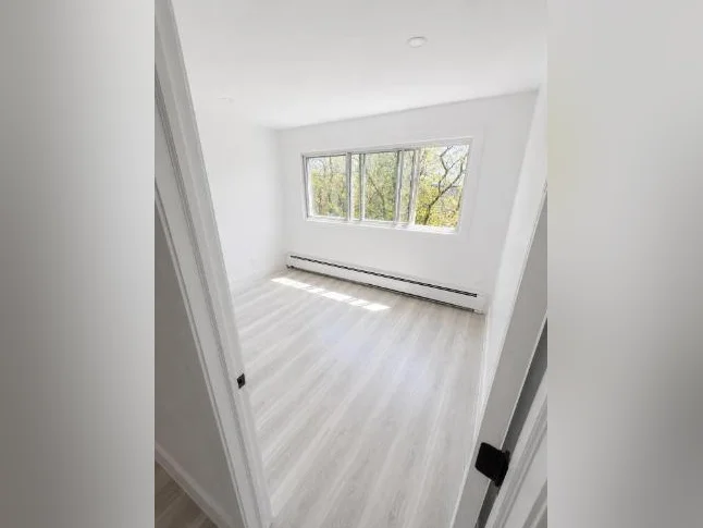 3½ rénové à louer (+bureau),fully renovated for rent (+den), NDG thumbnail 8