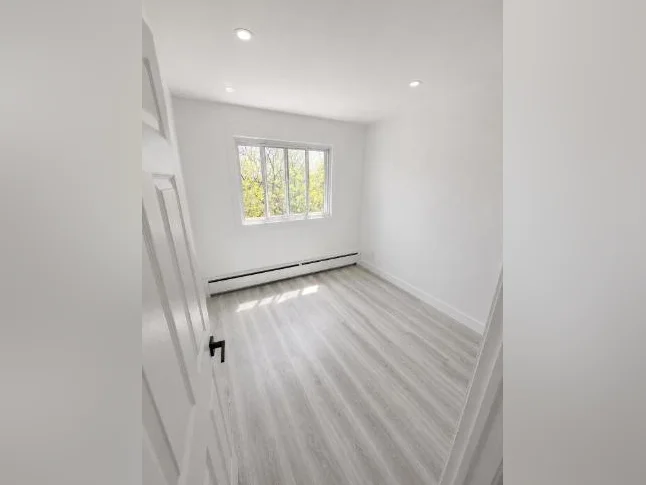 3½ rénové à louer (+bureau),fully renovated for rent (+den), NDG thumbnail 10