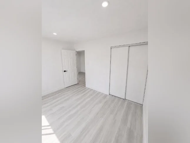 3½ rénové à louer (+bureau),fully renovated for rent (+den), NDG thumbnail 9