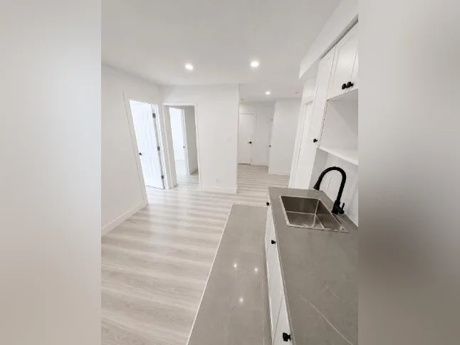 3½ rénové à louer (+bureau),fully renovated for rent (+den), NDG thumbnail 5