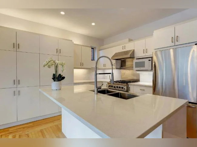 APPARTEMENT HAUT DE GAMME- OUTREMONT ADJ. thumbnail 6