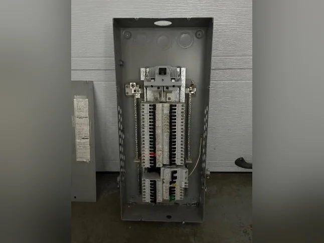Panneau électrique 200A avec disjoncteurs thumbnail 2