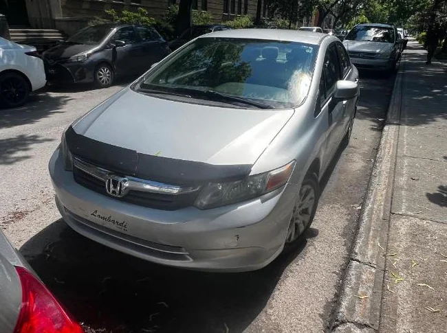 Honda civic 2012 à vendre thumbnail 2