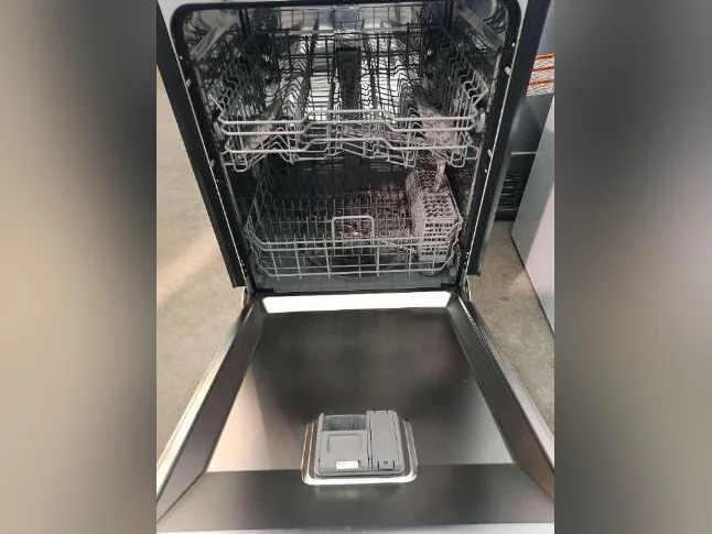 Lave-vaisselle frigidaire #2201 + livraison thumbnail 3