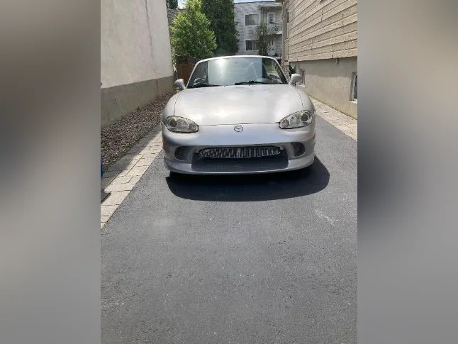 Mazda miata mx-5 thumbnail 3