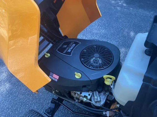 Ensemble Cub Cadet LT 42 tracteur, remorque et collecteur de feuilles, 2021 thumbnail 2