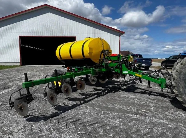 Applicateur d'azote Farm King 1410 avec Raven
