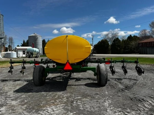 Applicateur d'azote Farm King 1410 avec Raven thumbnail 4