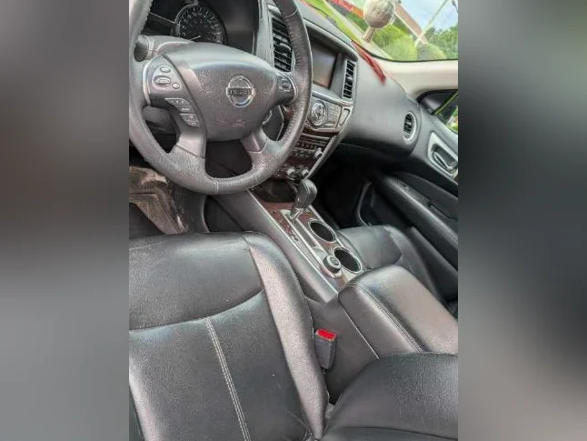 Nissan Pathfinder SL 2015 thumbnail 3