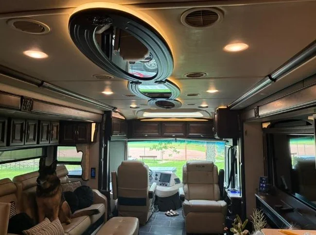 Winnebago Grand Tour 2017 45RL thumbnail 5