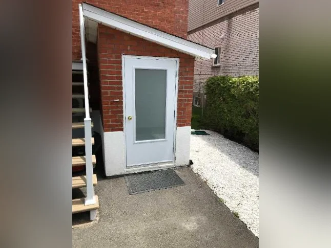 À Louer: 648a rue Chartrand, Terrebonne, électricité (chauffage) inclus $1,175/m thumbnail 9