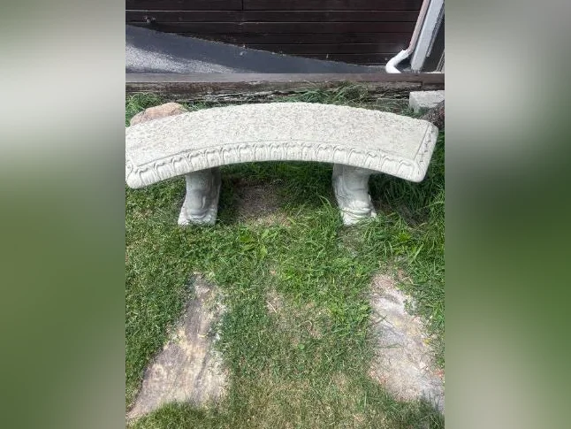 Banc de jardin impeccable