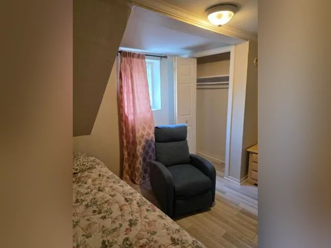 MAISON DE CHAMBRE À VENDRE 16 CHAMBRES À SAINT-AGATHE-DES-MONTS PRÈS DE TOUT LES SERVICES thumbnail 3