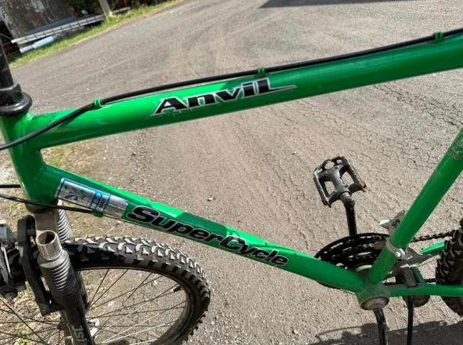Vélo de montagne thumbnail 4
