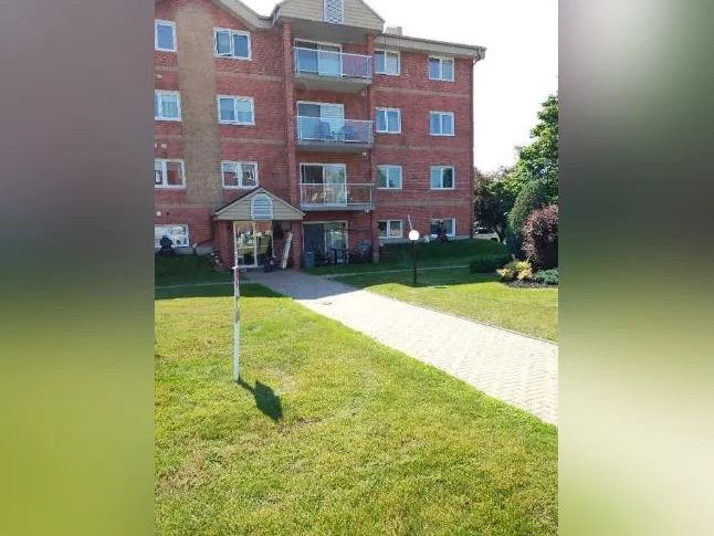 Condo à vendre 4 1/2 + chambre lavage