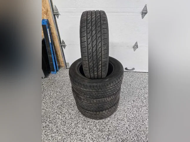 4 pneus été 215/60R16 toyo thumbnail 2
