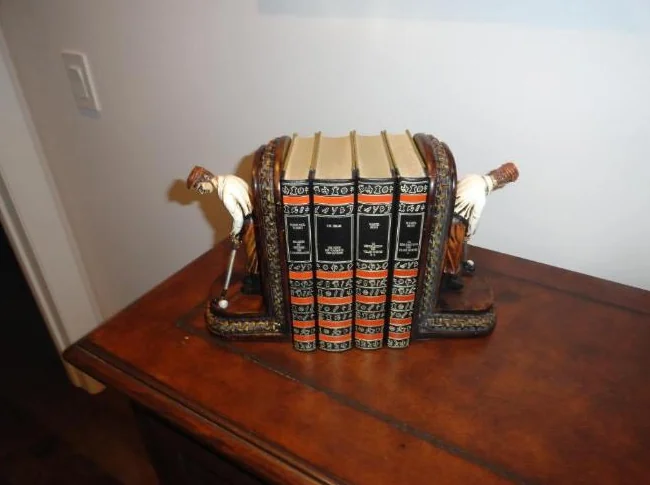 Appui livres et lampe en platre (ensemble) thumbnail 2