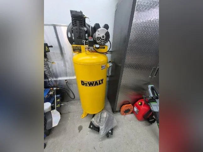 Equipement de garage 9 mois utilisé thumbnail 4