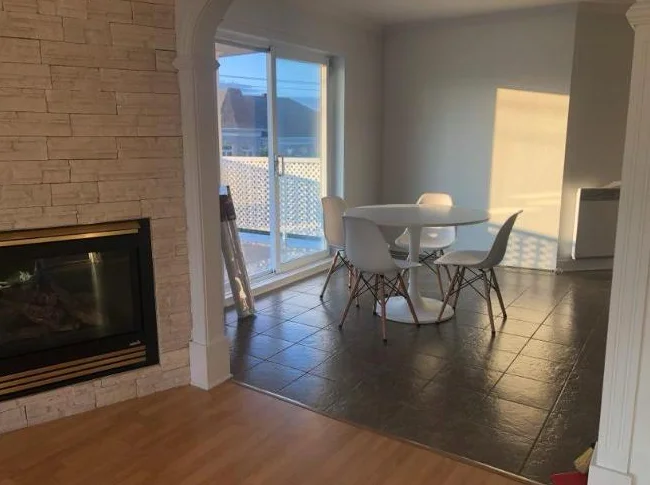 Beau grand condo 4 1/2 propre et sécuritaire avec 5 électro à louer 2 min. des ponts de Qc (Charny) thumbnail 3