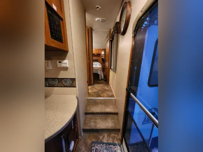 Fifth wheel Sprinter 273 FWRET 2013 31 pieds thumbnail 9