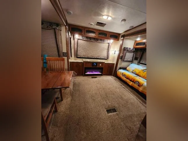 Fifth wheel Sprinter 273 FWRET 2013 31 pieds thumbnail 4