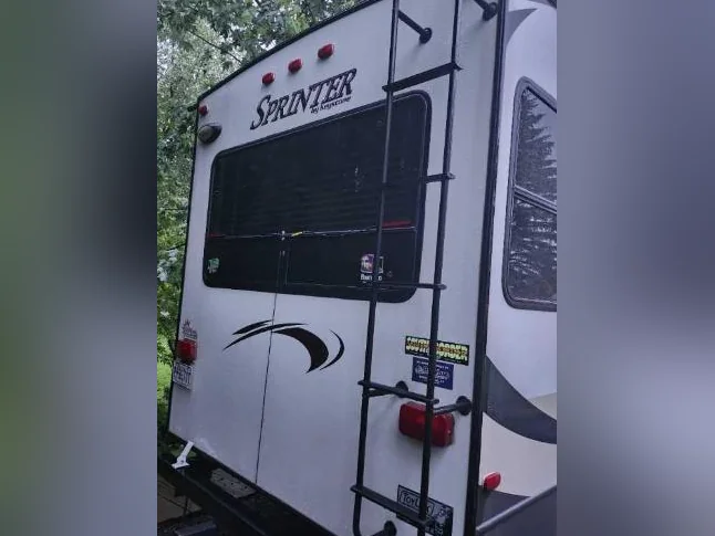 Fifth wheel Sprinter 273 FWRET 2013 31 pieds thumbnail 3