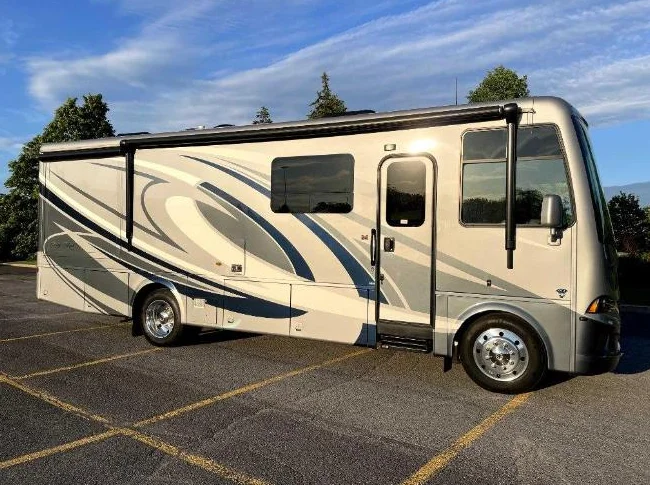 Newmar Bay Star ** seulement 10,800km ** classe A