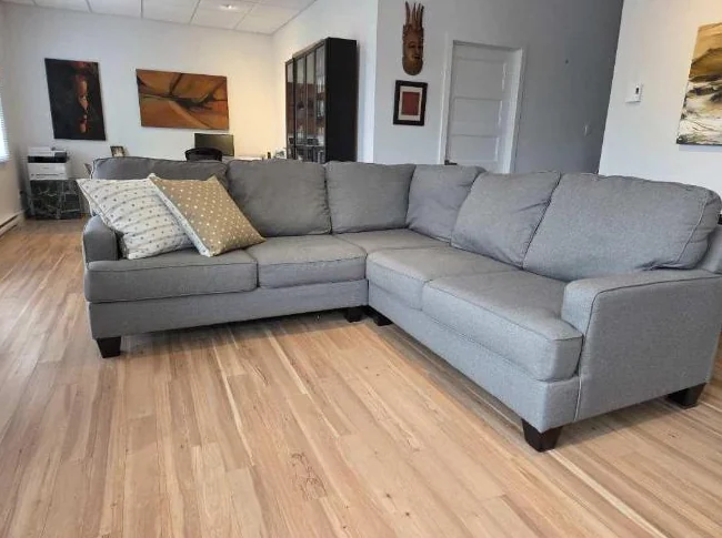 Fauteuil sectionnel en excellente condition - Vente rapide – Excellente occasion ! thumbnail 2