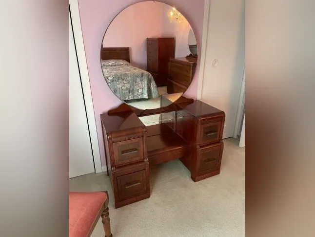 Mobilier chambre antique , fin 1940