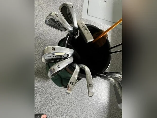 A vendre Bâtons de golf droitier + Sac Spalding thumbnail 3