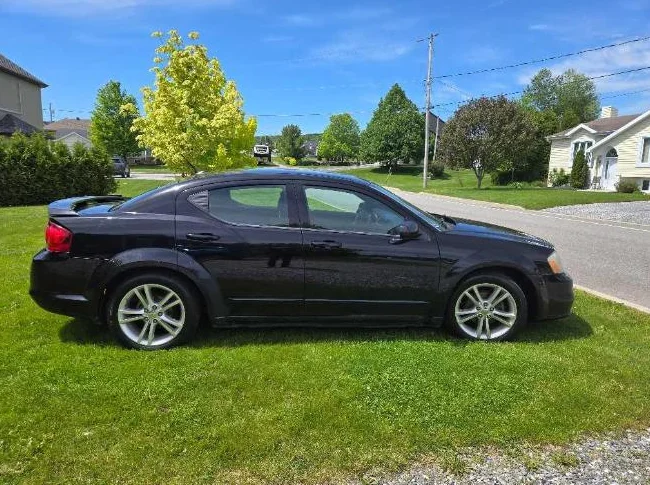 Dodge Avenger à vendre - Voiture sur la coche. (EN BEAUCE)