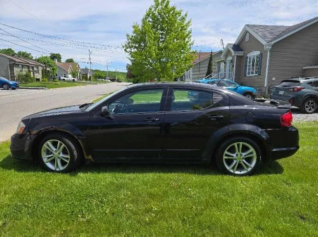 Dodge Avenger à vendre - Voiture sur la coche. (EN BEAUCE) thumbnail 2