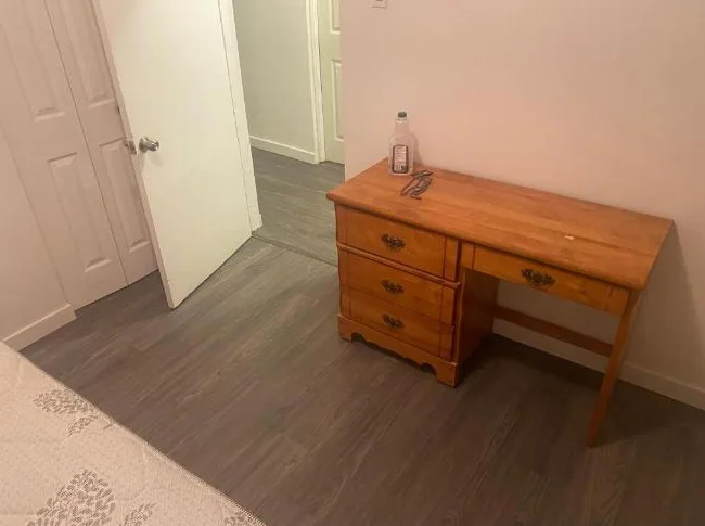 Grande chambre à louer au Centre-ville de Trois-Rivières thumbnail 8