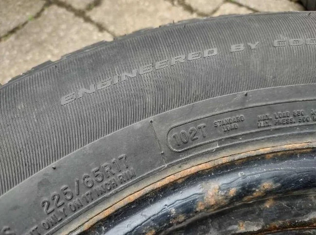 225-65R17x4 pneus hiver Motomaster sur jantes Chevrolet Équinox 2018. Bolt Pattern 5x115. Bon état thumbnail 9