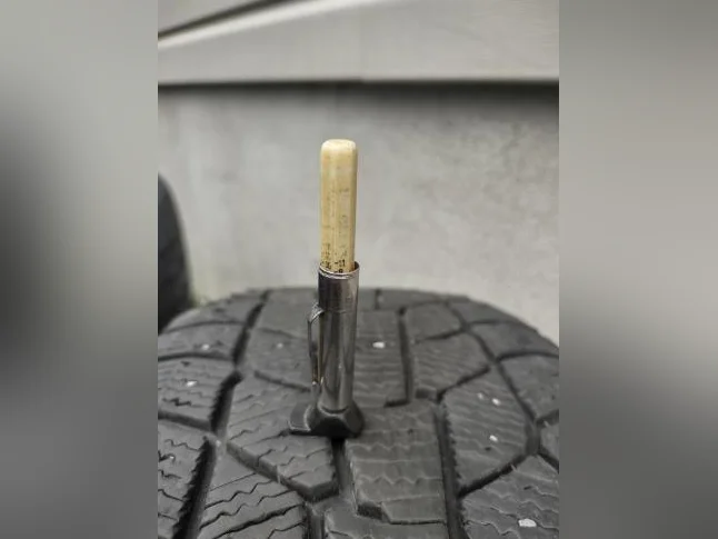 225-65R17x4 pneus hiver Motomaster sur jantes Chevrolet Équinox 2018. Bolt Pattern 5x115. Bon état thumbnail 10