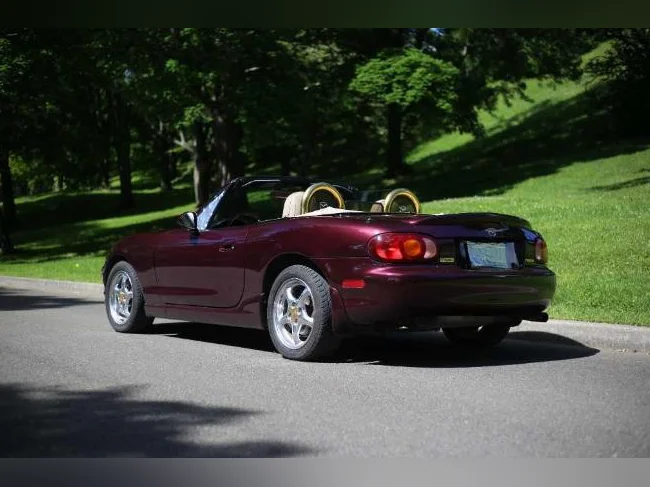 MAZDA Miata MX-5, édition Nardi Torino/an 2000, 104500 kms.